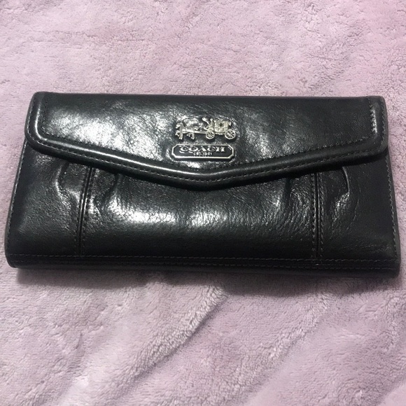 Large black Coach wallet - Picture 1 of 4